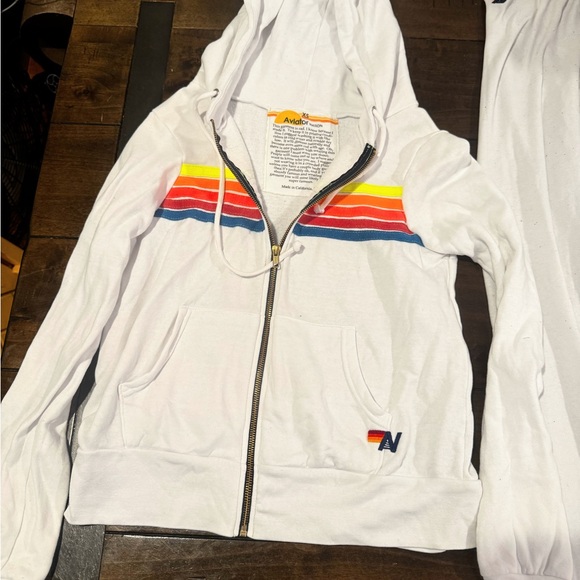 Aviator Nation Women’s Sweat Set
Zip up hoodie and matching sweat pants logo - Picture 2 of 12